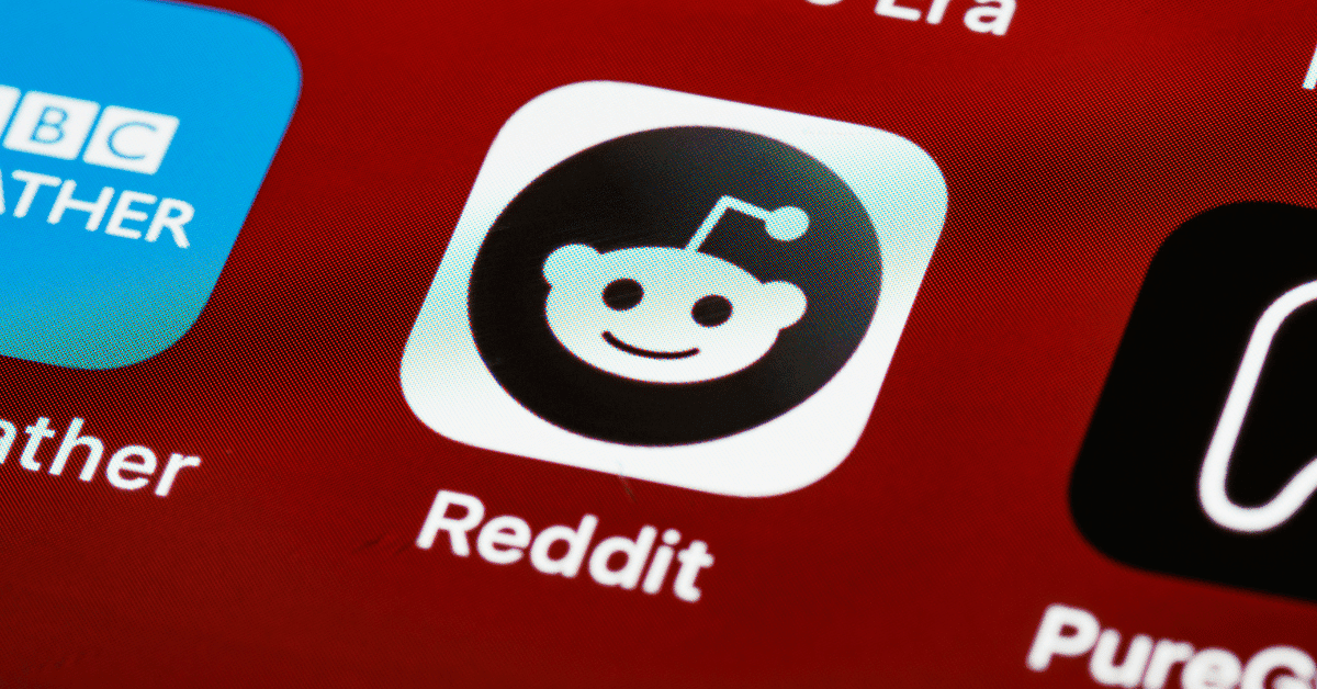 Reddit Tests AI-Powered Shopping Search With Product Carousels - feature image